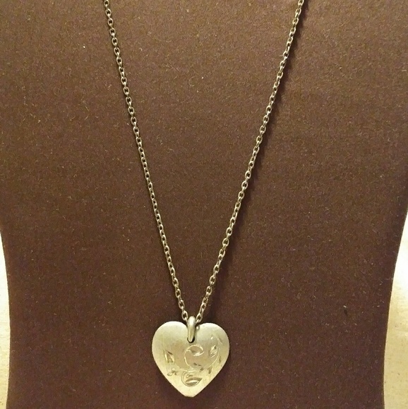 Heart Pendant Necklace Silver tone Diamond cut - Picture 2 of 6